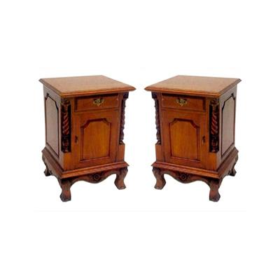 2 tables de chevet style colonial en acajou Preston