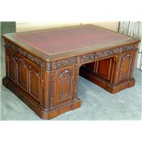 Bureau Resolute Desk en acajou massif plateau rouge